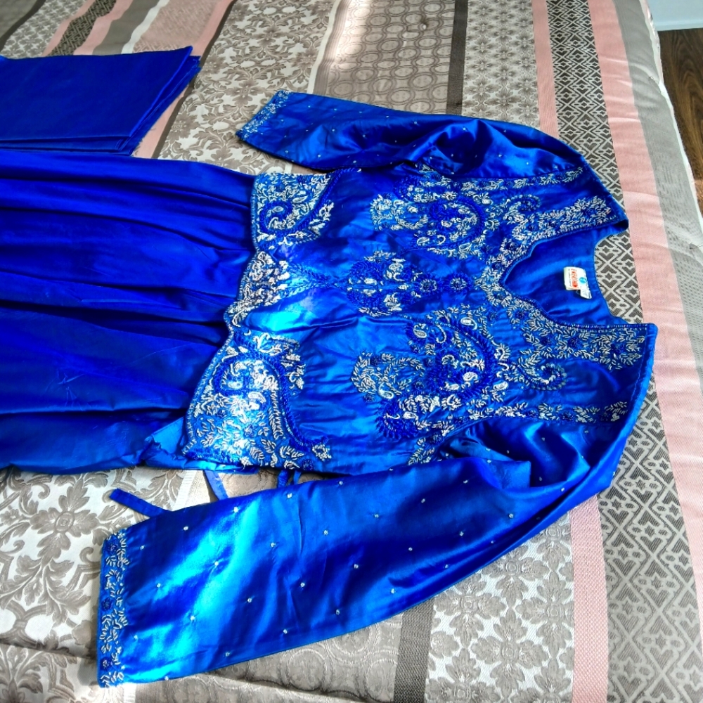 Authentic Indian outfit with long skirt and scarf